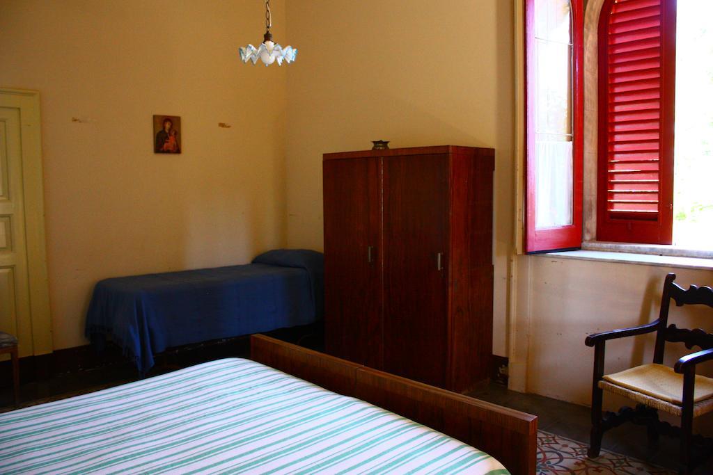 B&B Sotto I Pini Zafferana Etnea Exterior photo